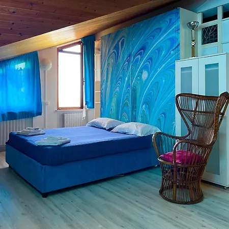 ゲストハウス Mansarda Seaview 3*