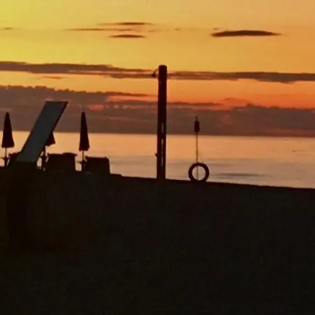 招待所 Mansarda Seaview